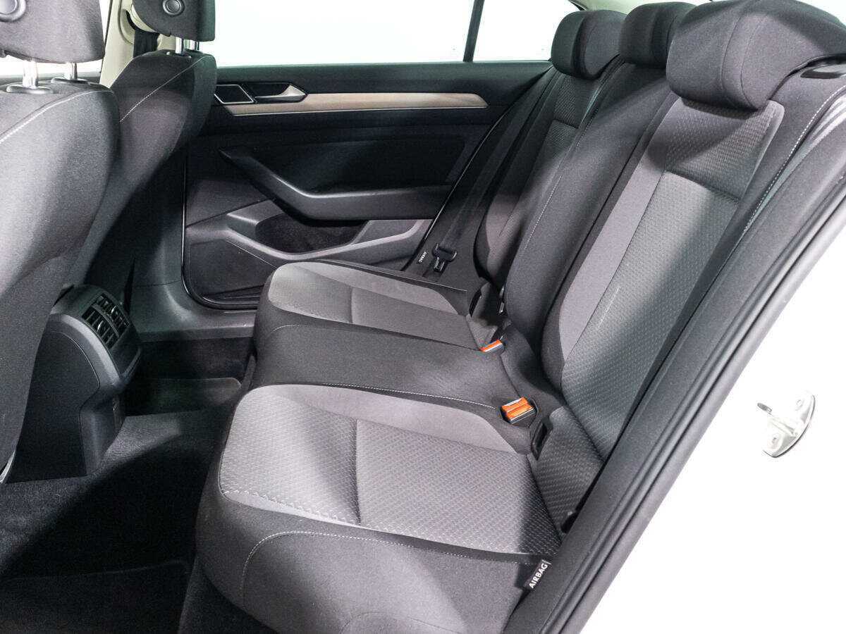Купить Volkswagen Passat, 2017, 210 270 км.. Фото: #9