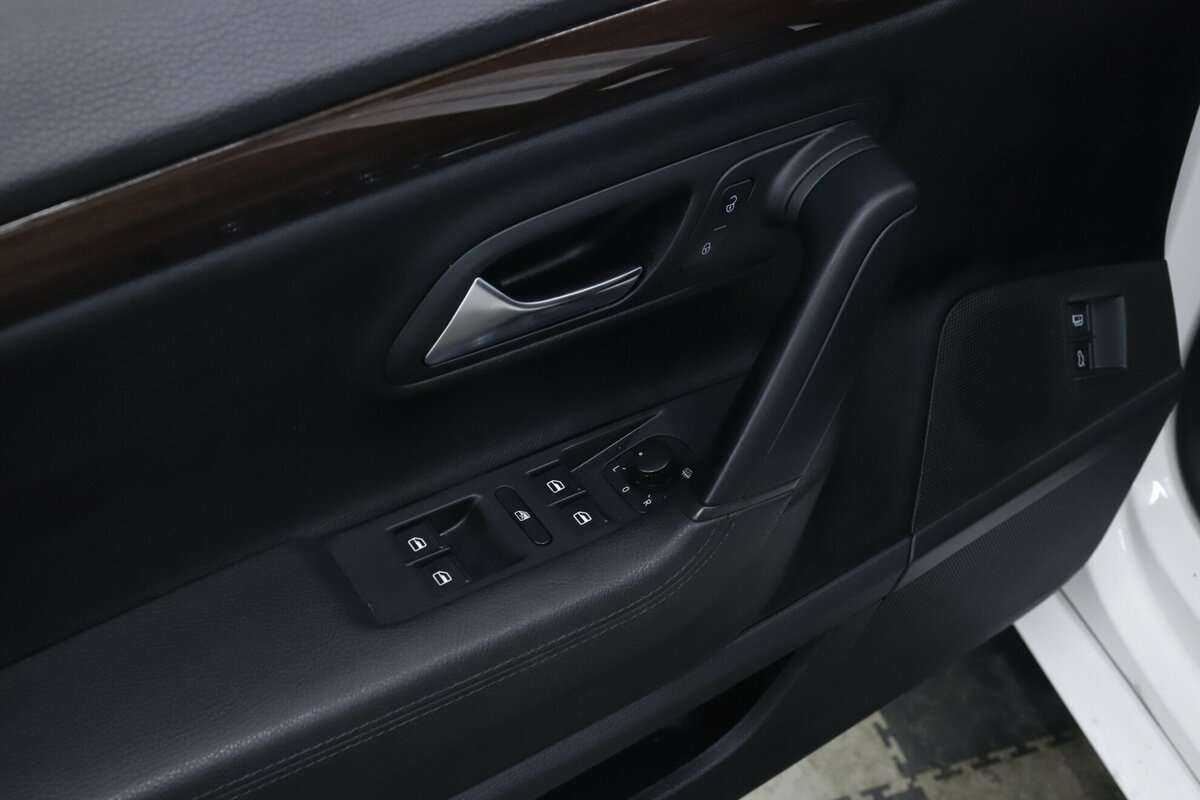 Купить Volkswagen Passat CC, 2012, 131 000 км.. Фото: #9