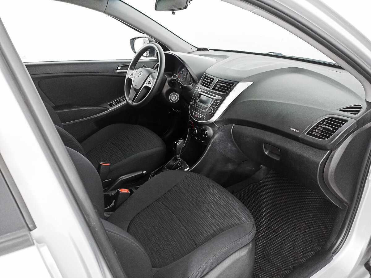 Купить Hyundai Solaris, 2015, 62 669 км.. Фото: #6