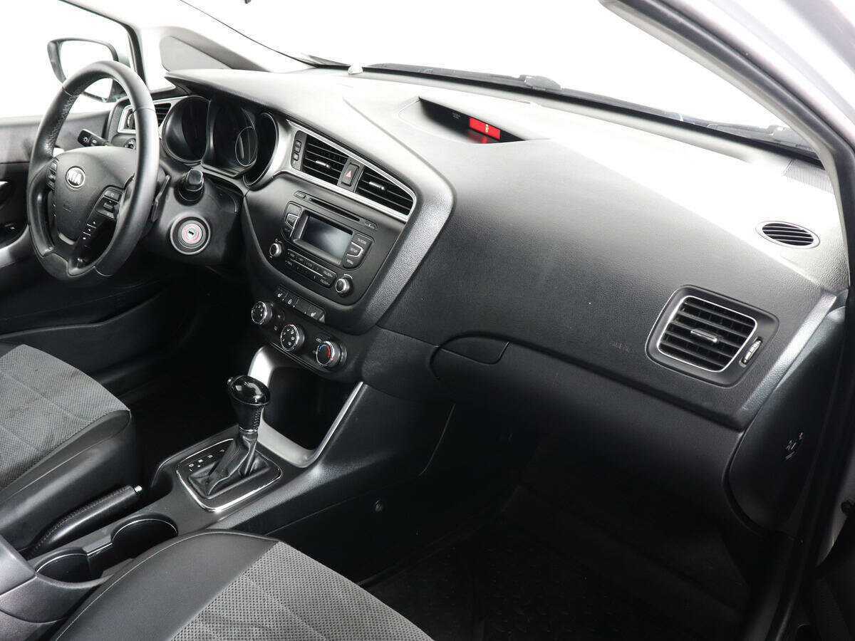 Купить Kia Ceed, 2015, 123 428 км.. Фото: #9