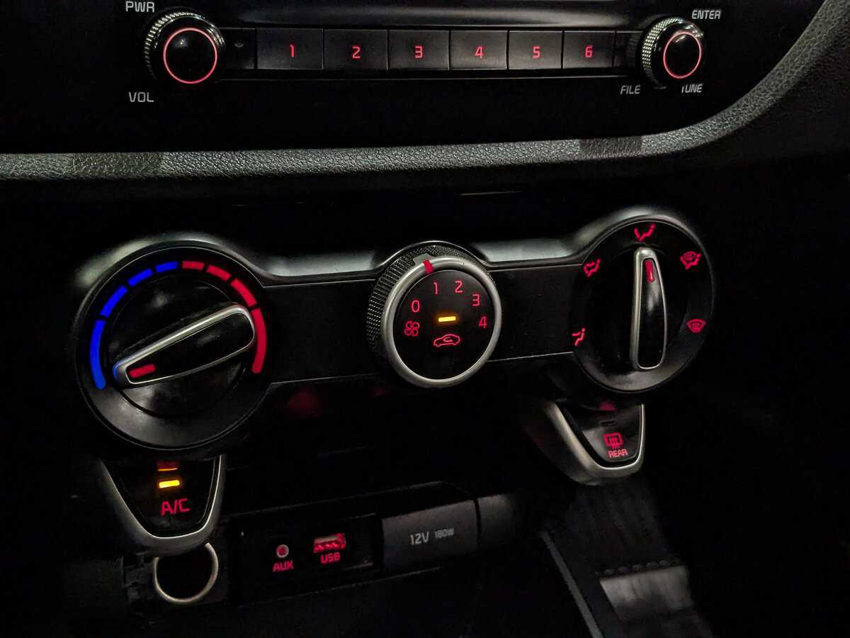 Купить Kia Rio, 2019, 177 890 км.. Фото: #19