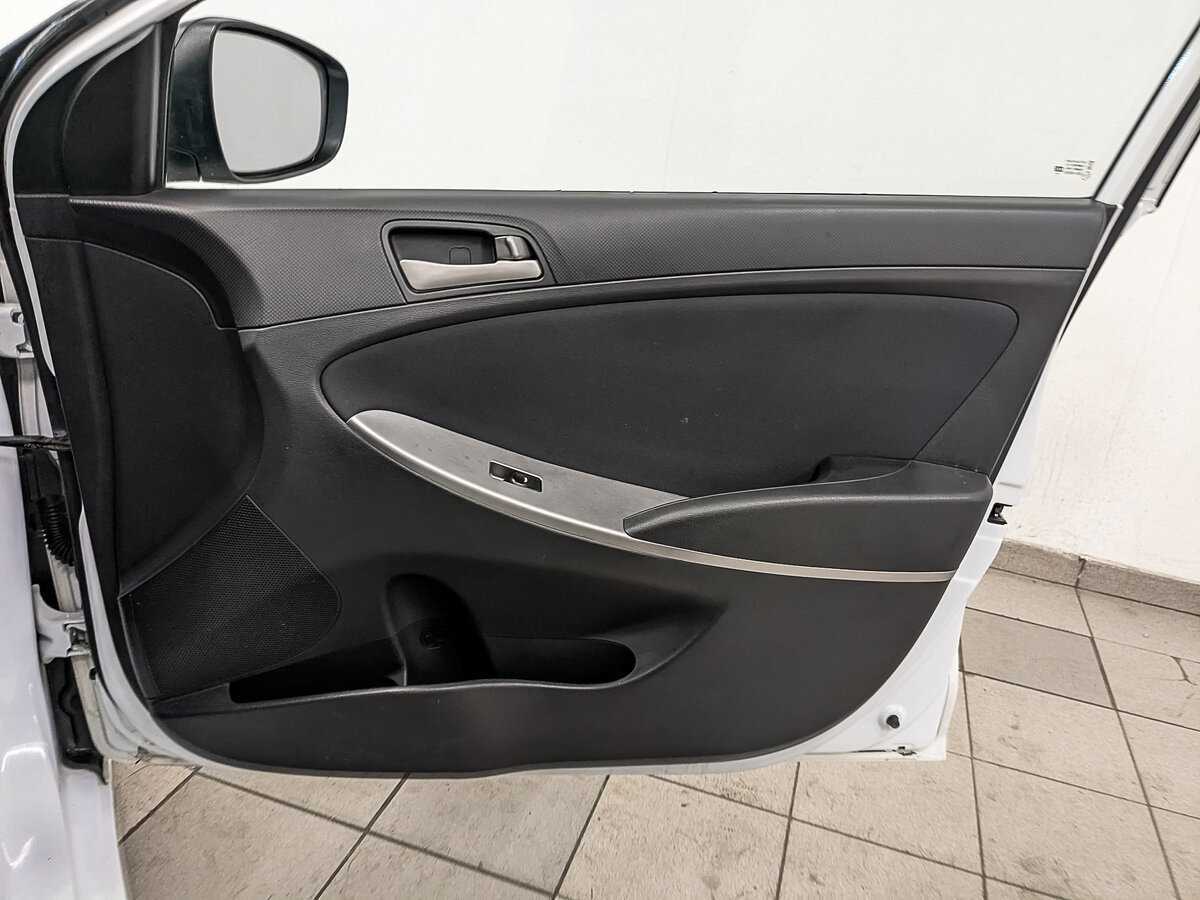 Купить Hyundai Solaris, 2015, 90 379 км.. Фото: #22