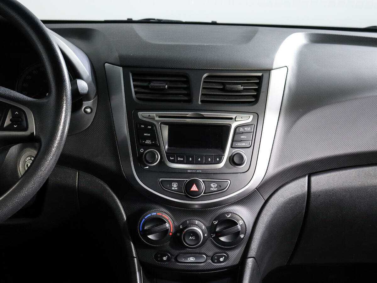 Купить Hyundai Solaris, 2016, 89 274 км.. Фото: #12