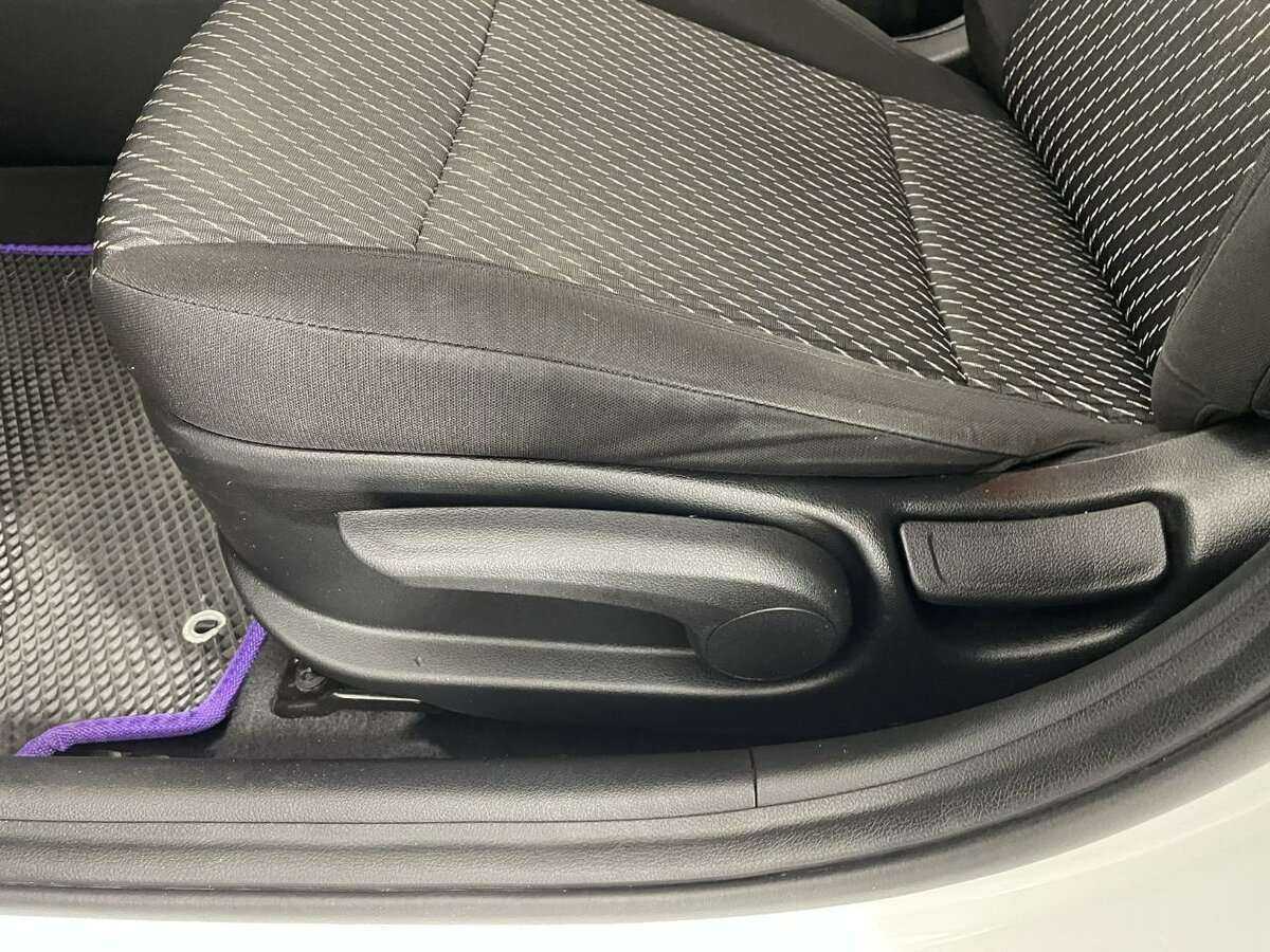 Купить Kia Rio, 2018, 65 741 км.. Фото: #9