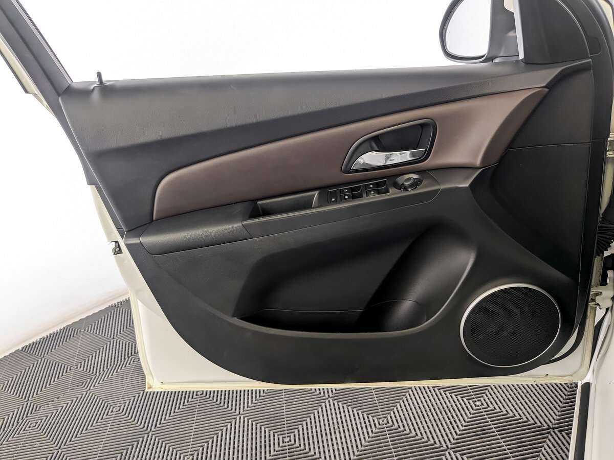 Купить Chevrolet Cruze, 2014, 184 795 км.. Фото: #14