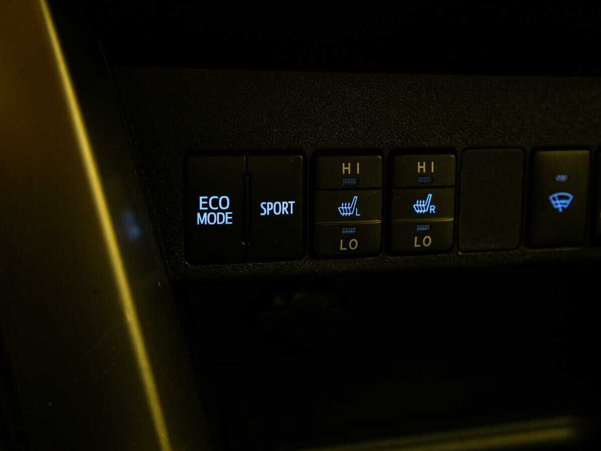 Купить Toyota RAV4, 2013, 208 414 км.. Фото: #14