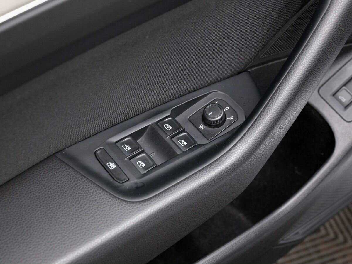 Купить Volkswagen Passat, 2017, 161 362 км.. Фото: #17