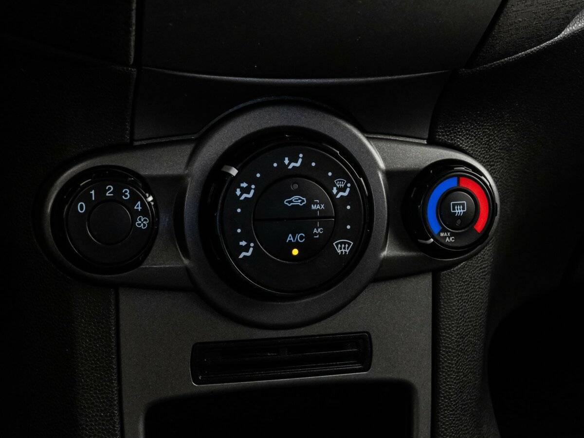 Купить Ford Fiesta, 2015, 156 849 км.. Фото: #13