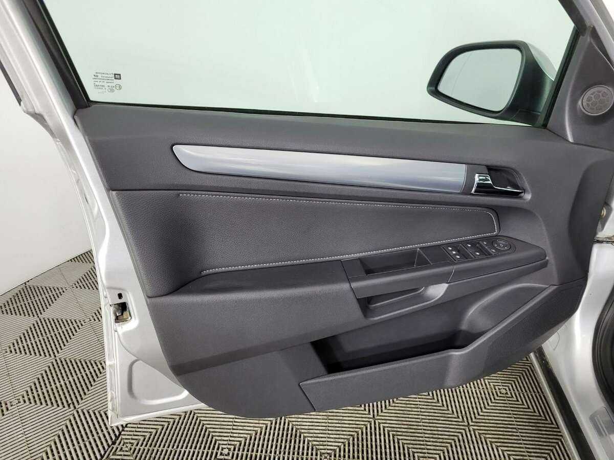 Купить Opel Astra, 2012, 117 000 км.. Фото: #7