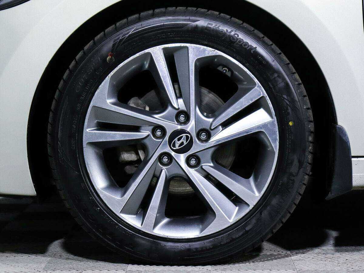 Купить Hyundai Elantra, 2018, 128 900 км.. Фото: #14