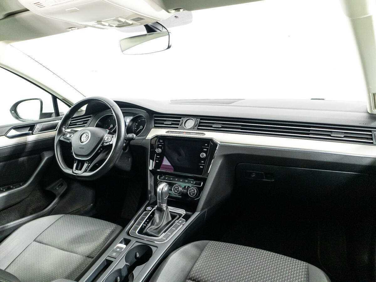 Купить Volkswagen Passat, 2017, 210 270 км.. Фото: #8