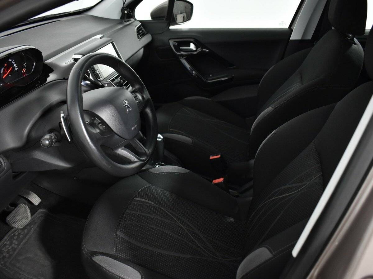 Купить Peugeot 208, 2014, 130 000 км.. Фото: #8