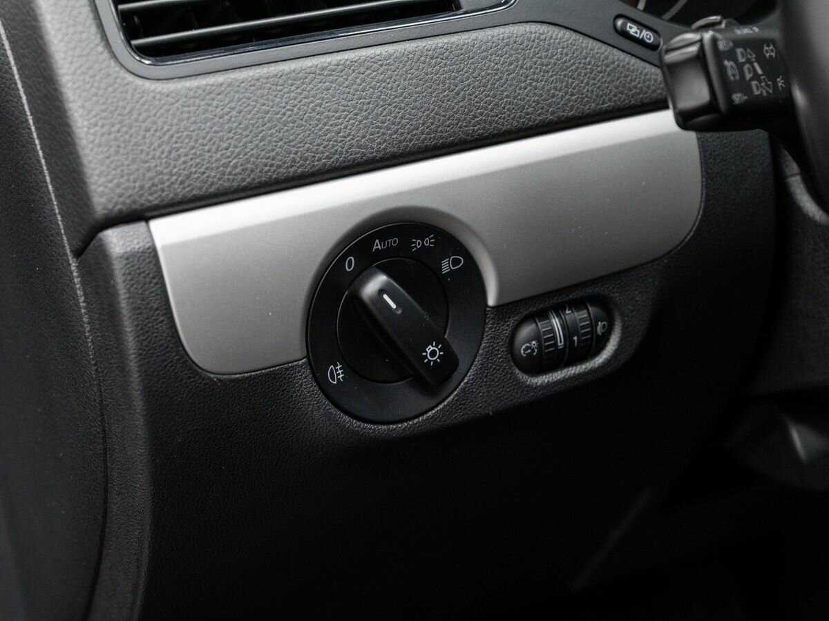 Купить Volkswagen Jetta, 2012, 194 049 км.. Фото: #16