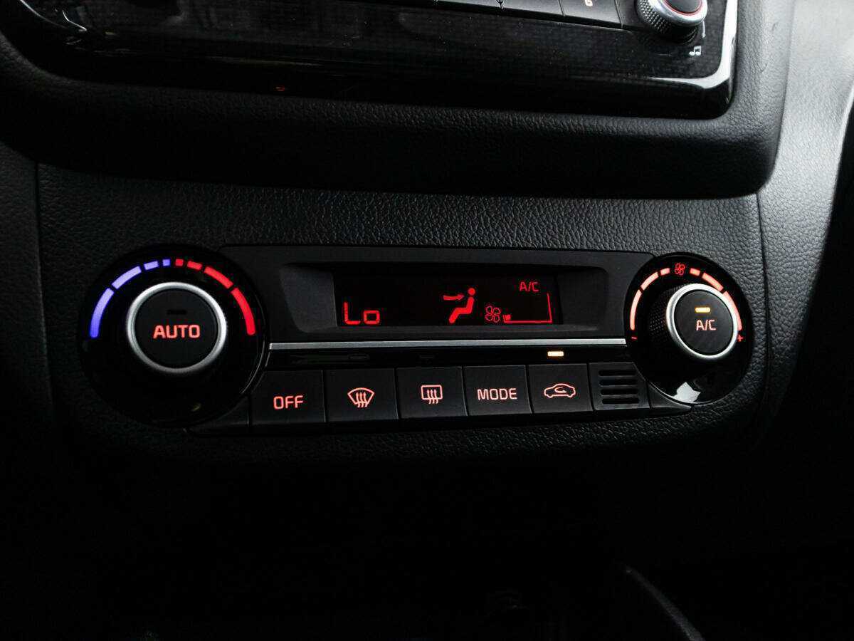 Купить Kia Rio, 2017, 67 581 км.. Фото: #16