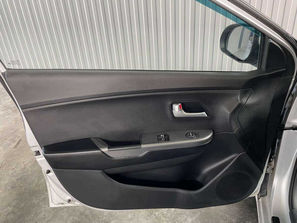 Купить Kia Rio, 2017, 111 506 км.. Фото: #16