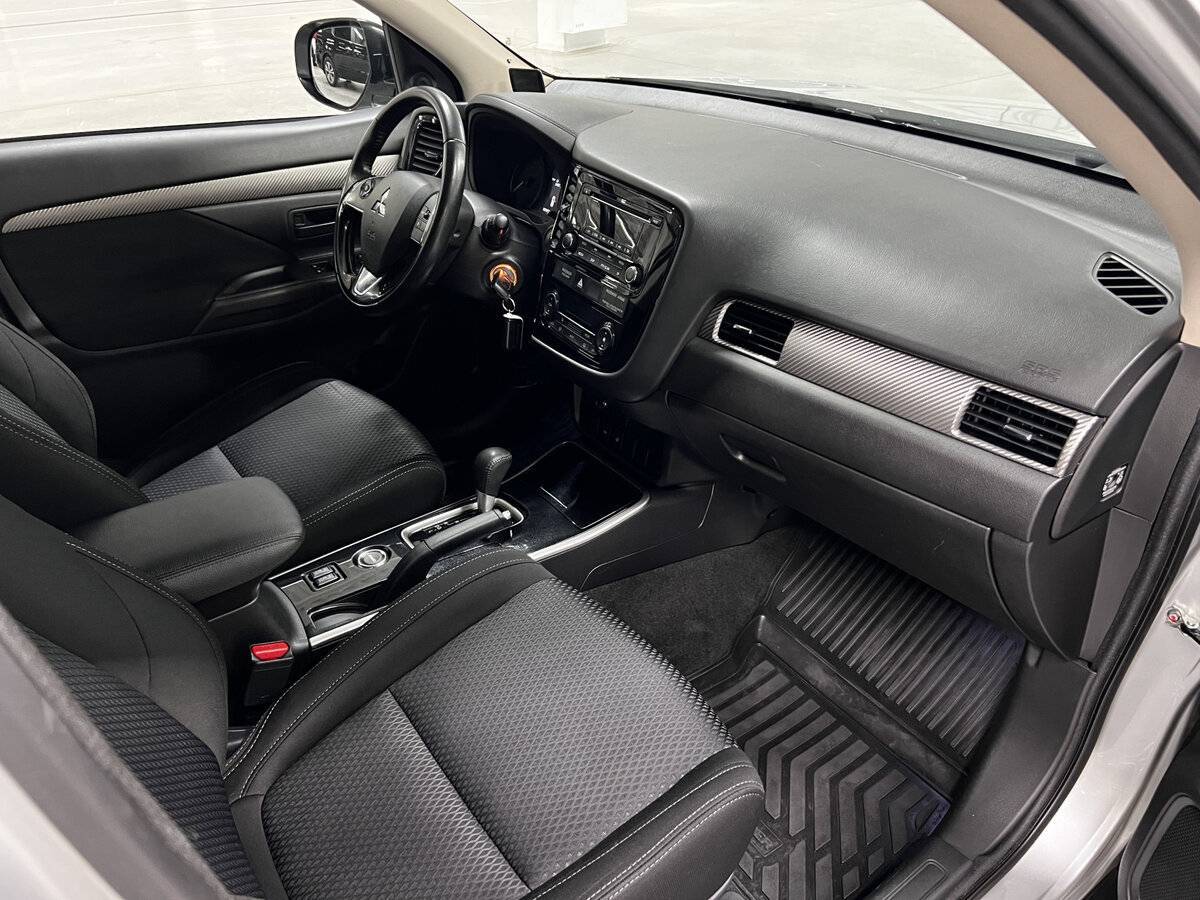 Купить Mitsubishi Outlander, 2017, 107 670 км.. Фото: #10