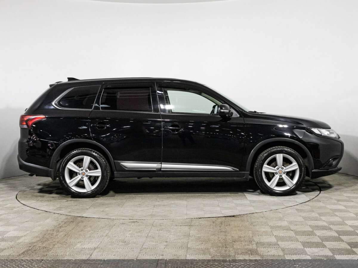 Купить Mitsubishi Outlander, 2017, 134 990 км.. Фото: #3