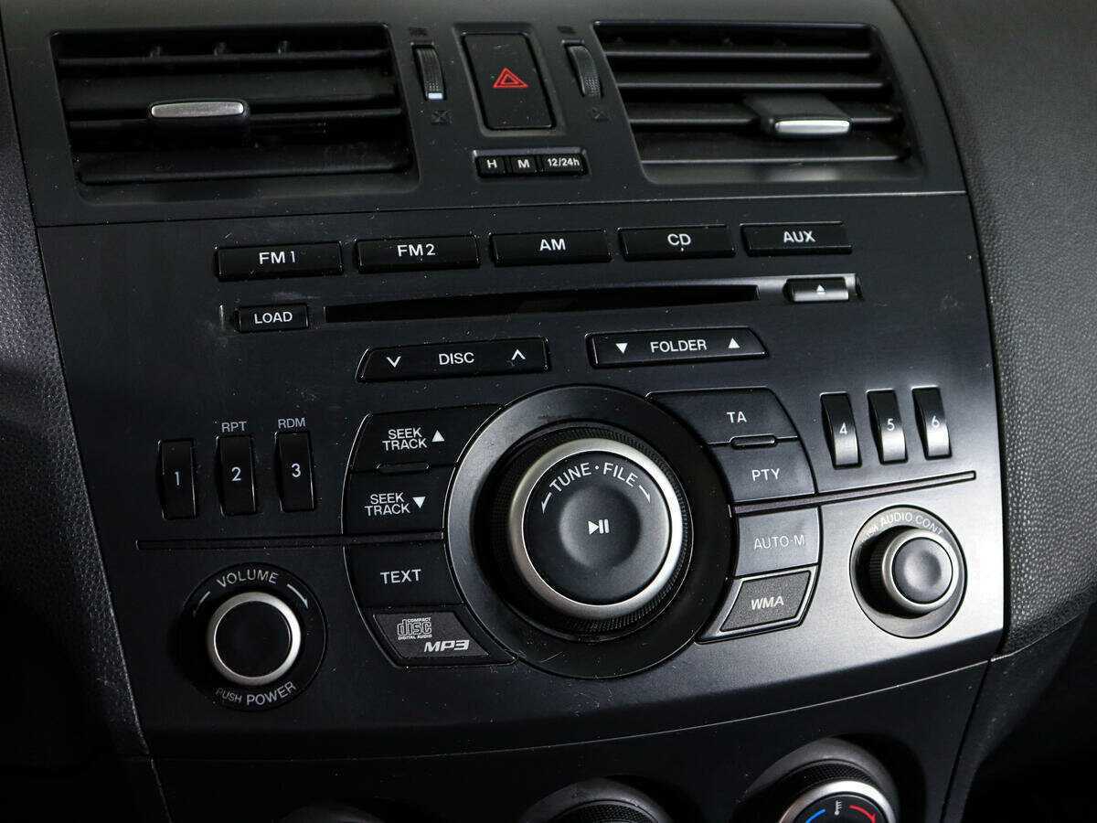 Купить Mazda 3, 2012, 209 030 км.. Фото: #16