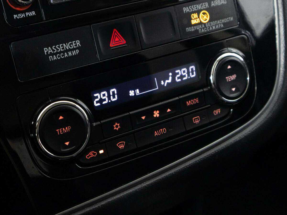 Купить Mitsubishi Outlander, 2017, 190 759 км.. Фото: #16