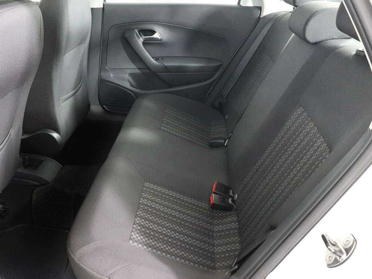 Купить Volkswagen Polo, 2015, 57 373 км.. Фото: #6