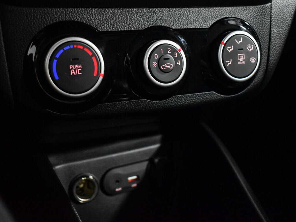 Купить Kia Rio, 2016, 113 900 км.. Фото: #17