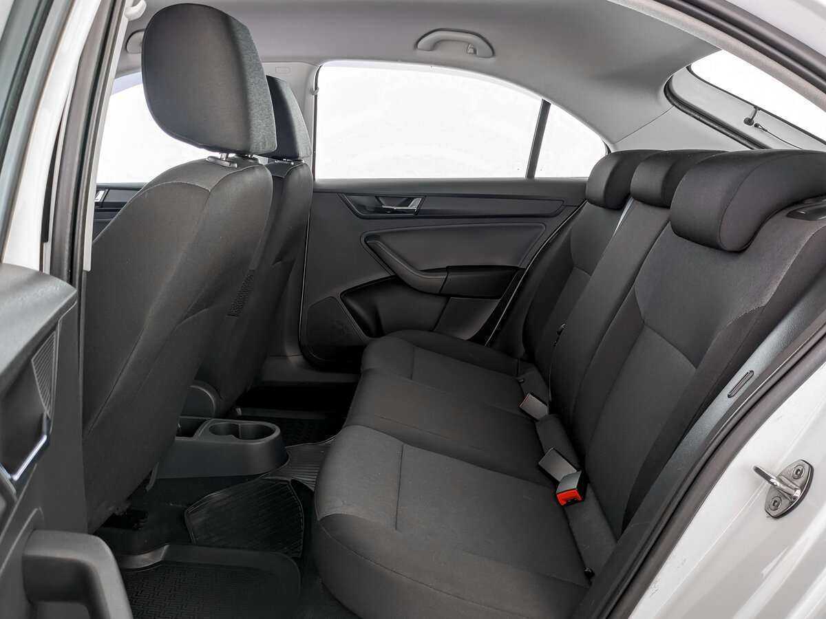 Купить Skoda Rapid, 2017, 117 370 км.. Фото: #9