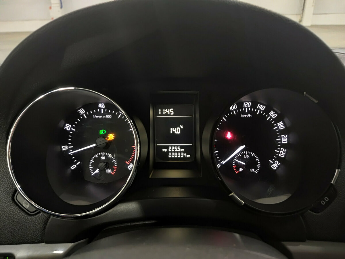 Купить Skoda Yeti, 2012, 228 335 км.. Фото: #12