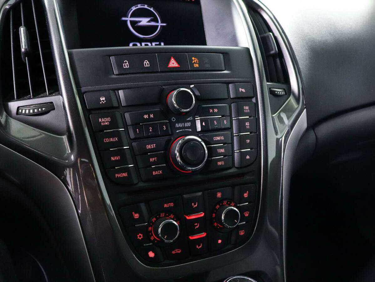 Купить Opel Astra, 2012, 117 438 км.. Фото: #11