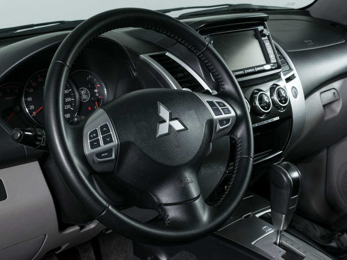 Купить Mitsubishi Pajero Sport, 2013, 306 556 км.. Фото: #14