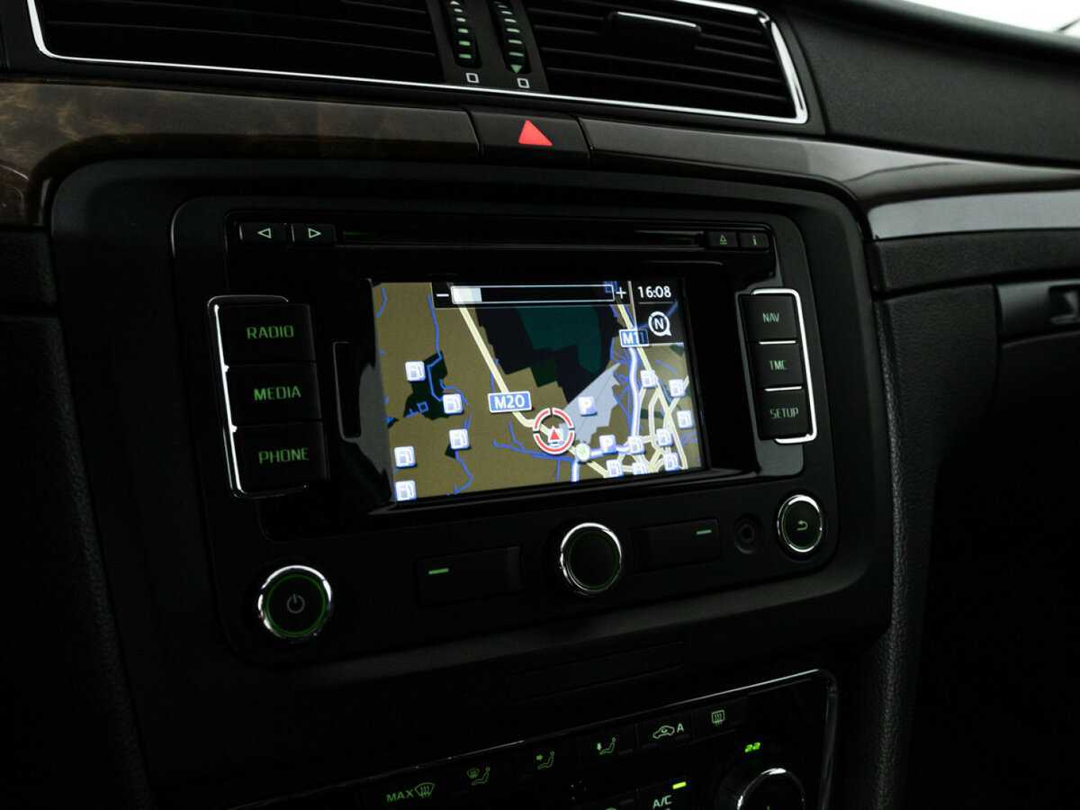 Купить Skoda Superb, 2013, 246 419 км.. Фото: #16