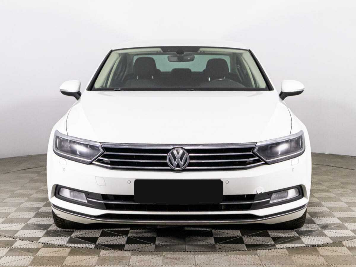 Купить Volkswagen Passat, 2017, 210 270 км.. Фото: #1