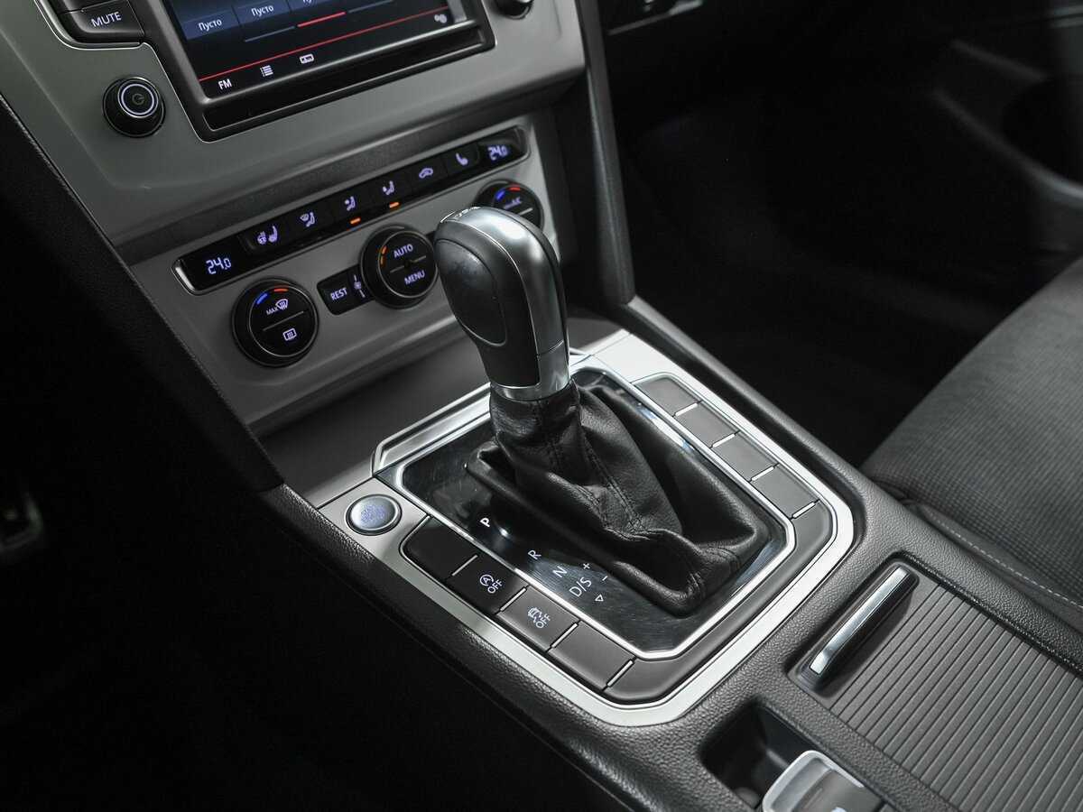 Купить Volkswagen Passat, 2015, 183 172 км.. Фото: #10