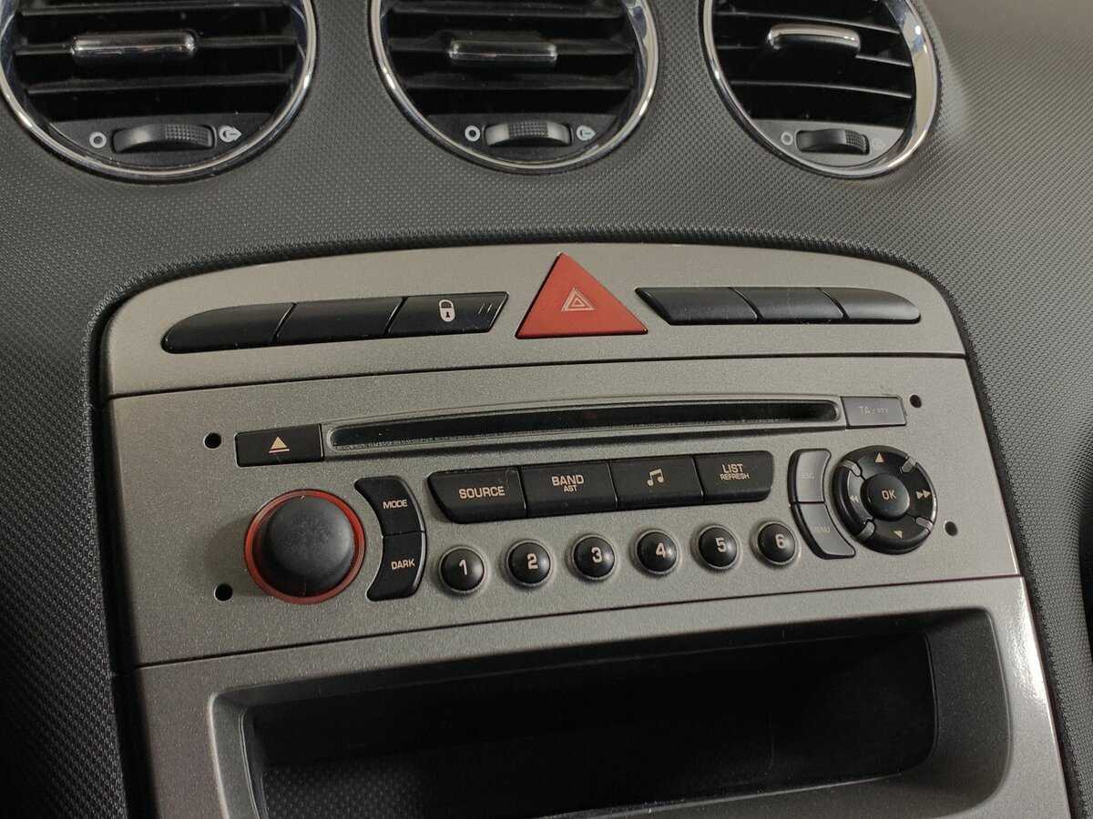 Купить Peugeot 308, 2012, 152 975 км.. Фото: #15