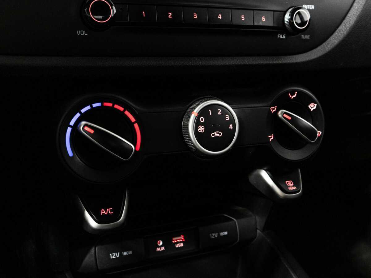 Купить Kia Rio, 2019, 118 156 км.. Фото: #14