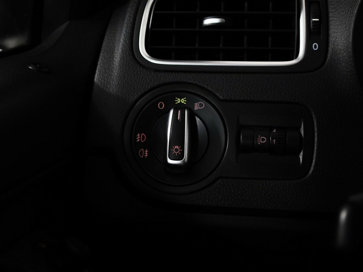 Купить Volkswagen Polo, 2015, 77 488 км.. Фото: #16