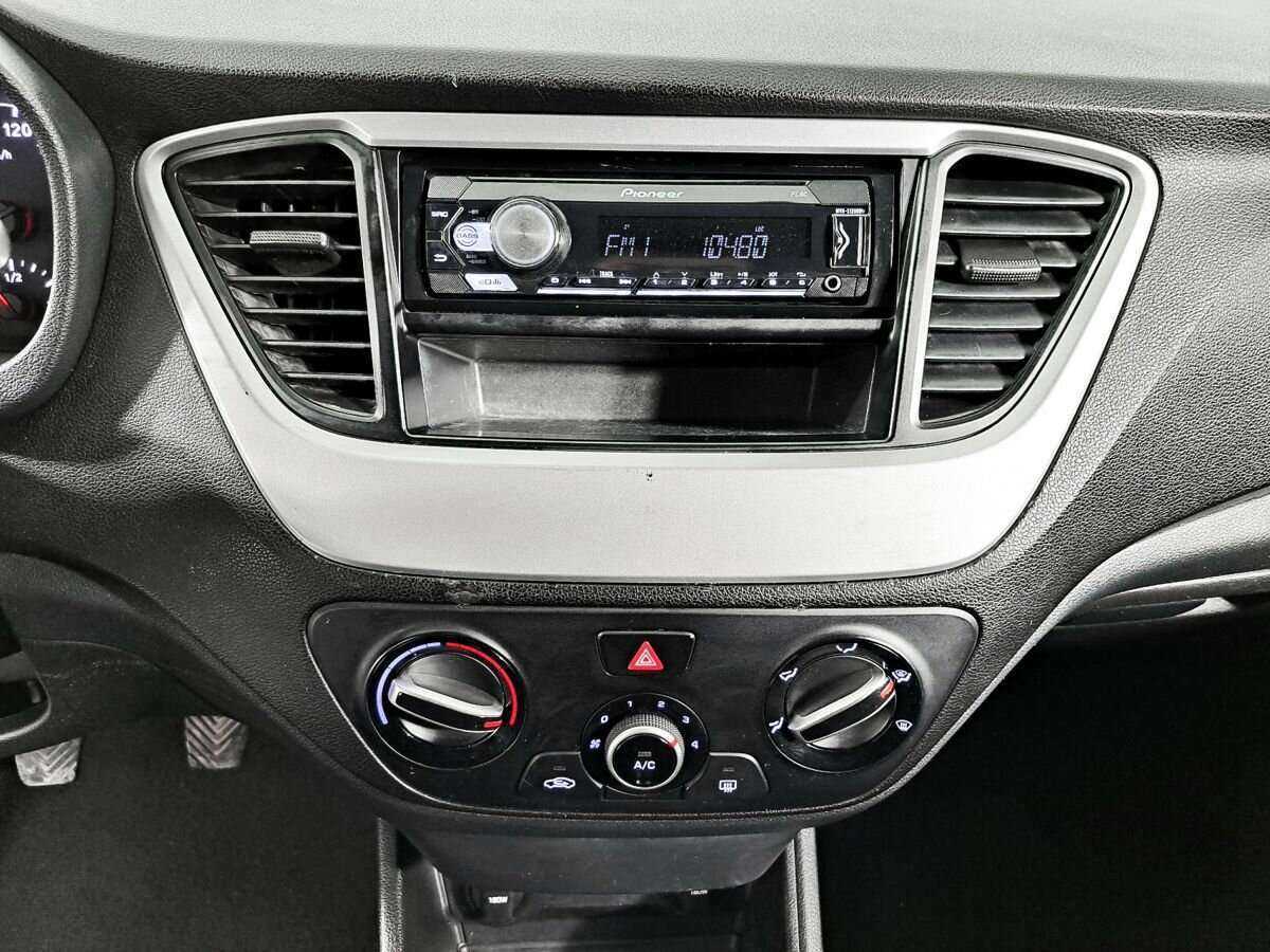 Купить Hyundai Solaris, 2017, 135 403 км.. Фото: #12