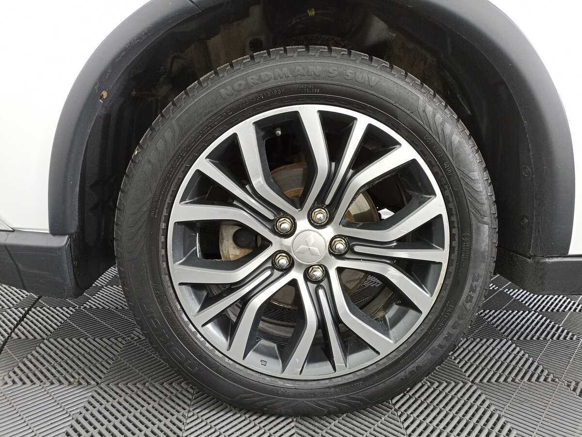 Купить Mitsubishi Outlander, 2017, 188 467 км.. Фото: #15