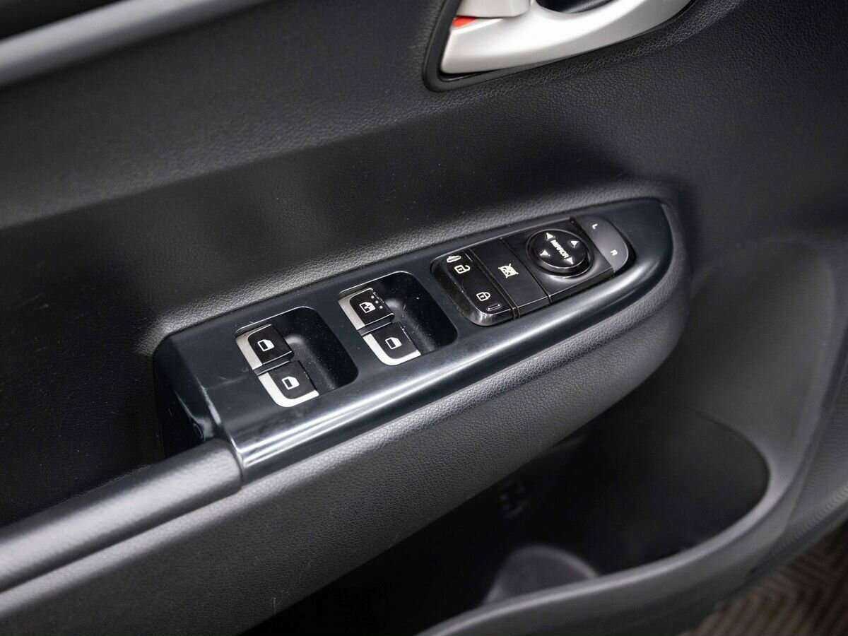 Купить Kia Rio, 2018, 139 000 км.. Фото: #17