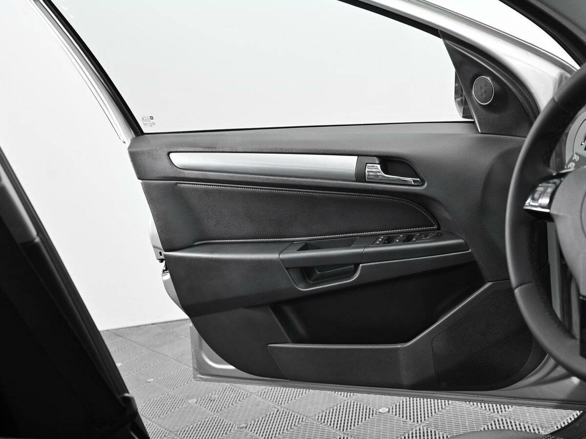 Купить Opel Astra, 2012, 182 000 км.. Фото: #5