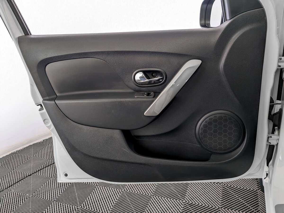 Купить Renault Logan, 2017, 100 655 км.. Фото: #14