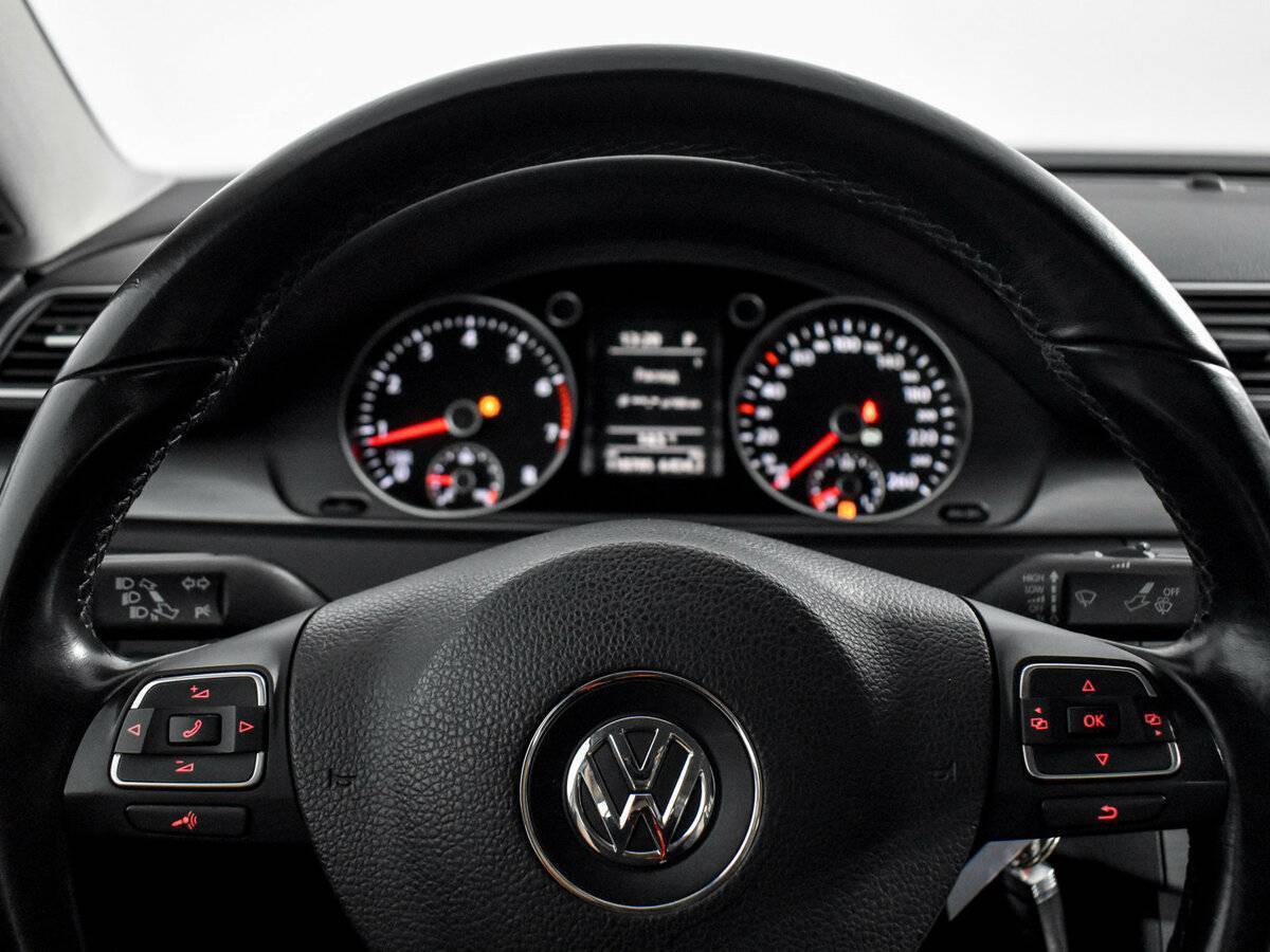 Купить Volkswagen Passat, 2012, 118 702 км.. Фото: #16