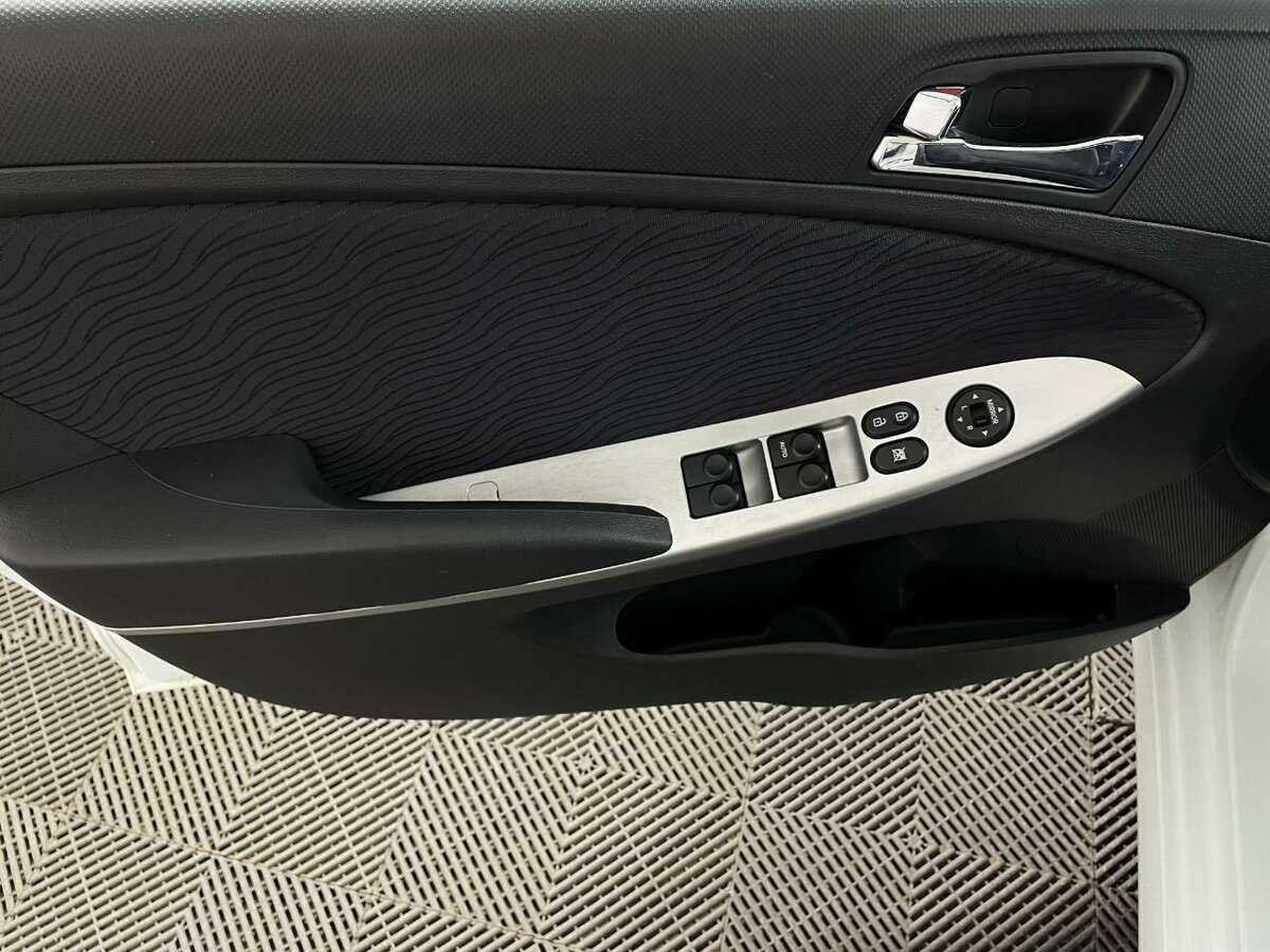 Купить Hyundai Solaris, 2012, 114 180 км.. Фото: #7