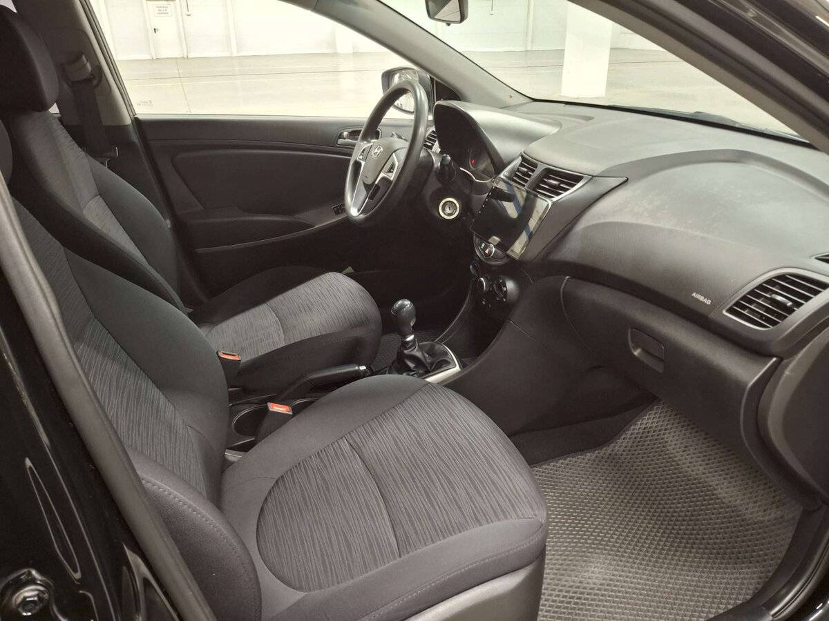 Купить Hyundai Solaris, 2016, 128 701 км.. Фото: #10