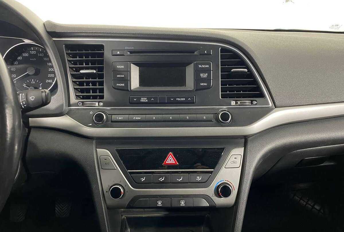 Купить Hyundai Elantra, 2017, 132 960 км.. Фото: #10