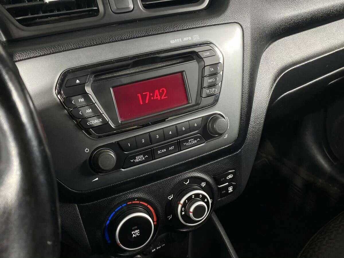 Купить Kia Rio, 2013, 119 299 км.. Фото: #9