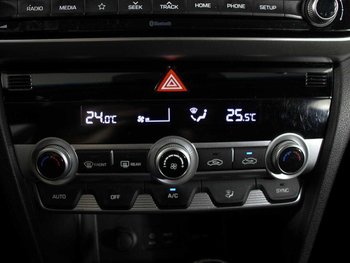 Купить Hyundai Elantra, 2020, 142 837 км.. Фото: #16