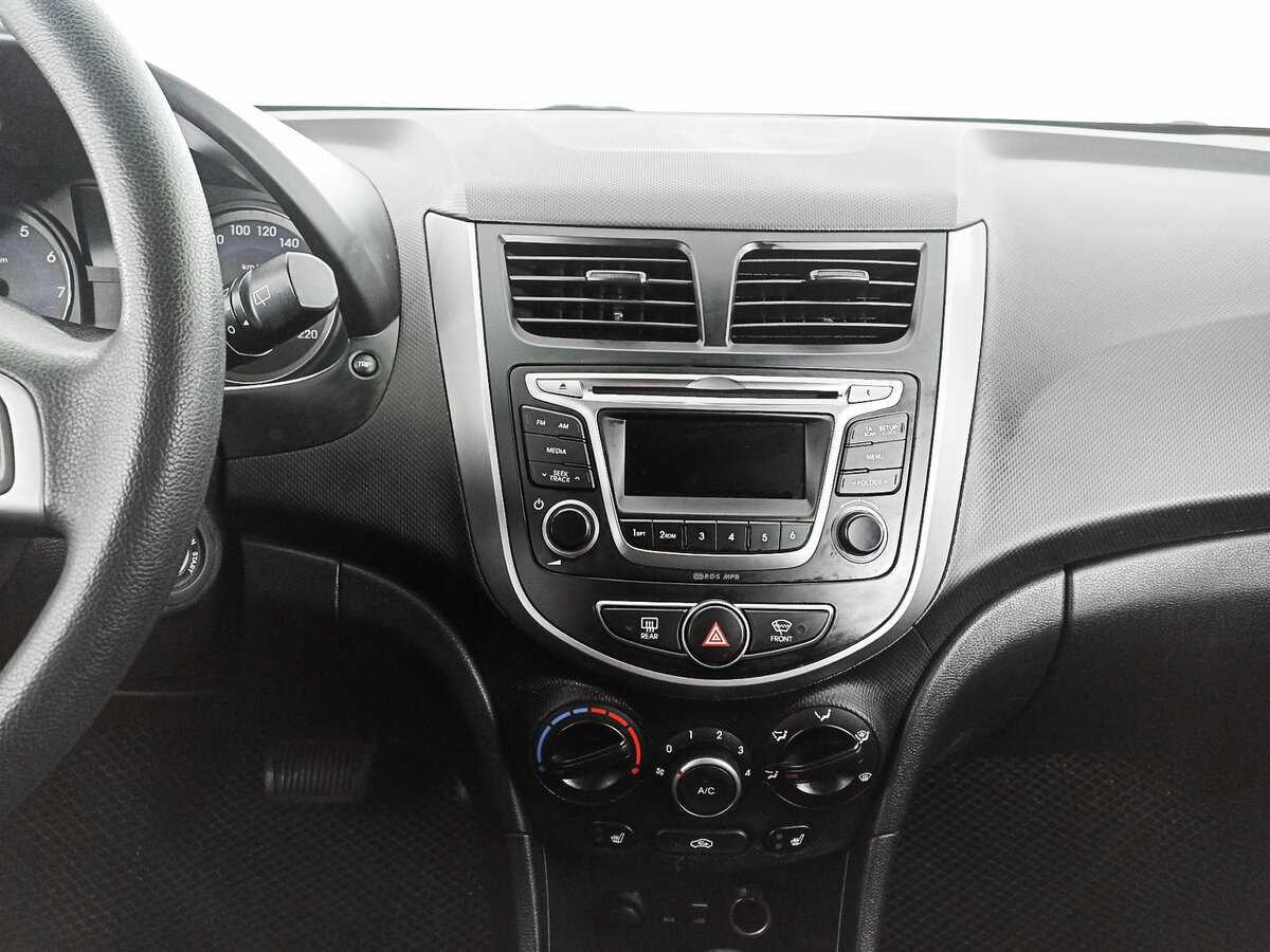 Купить Hyundai Solaris, 2015, 62 669 км.. Фото: #10