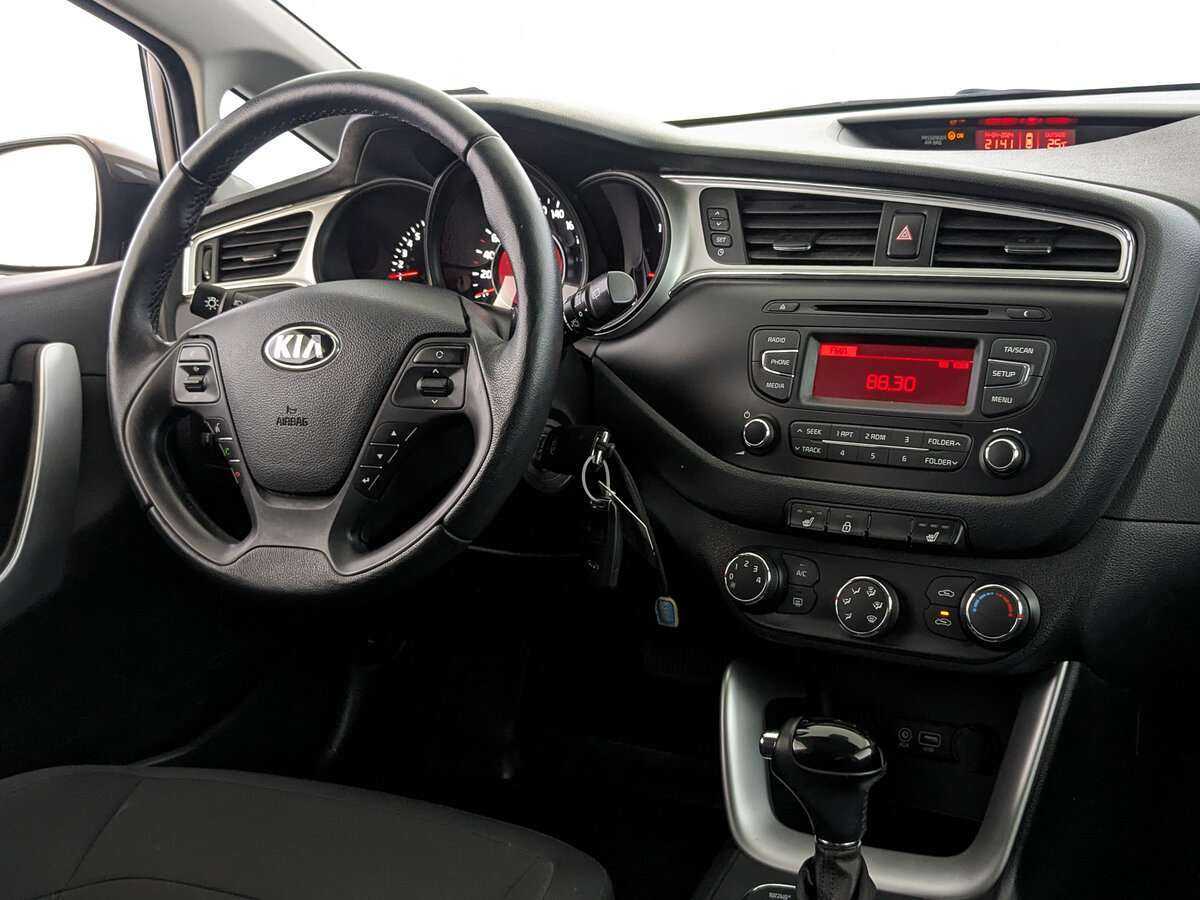 Купить Kia Ceed, 2017, 54 160 км.. Фото: #16