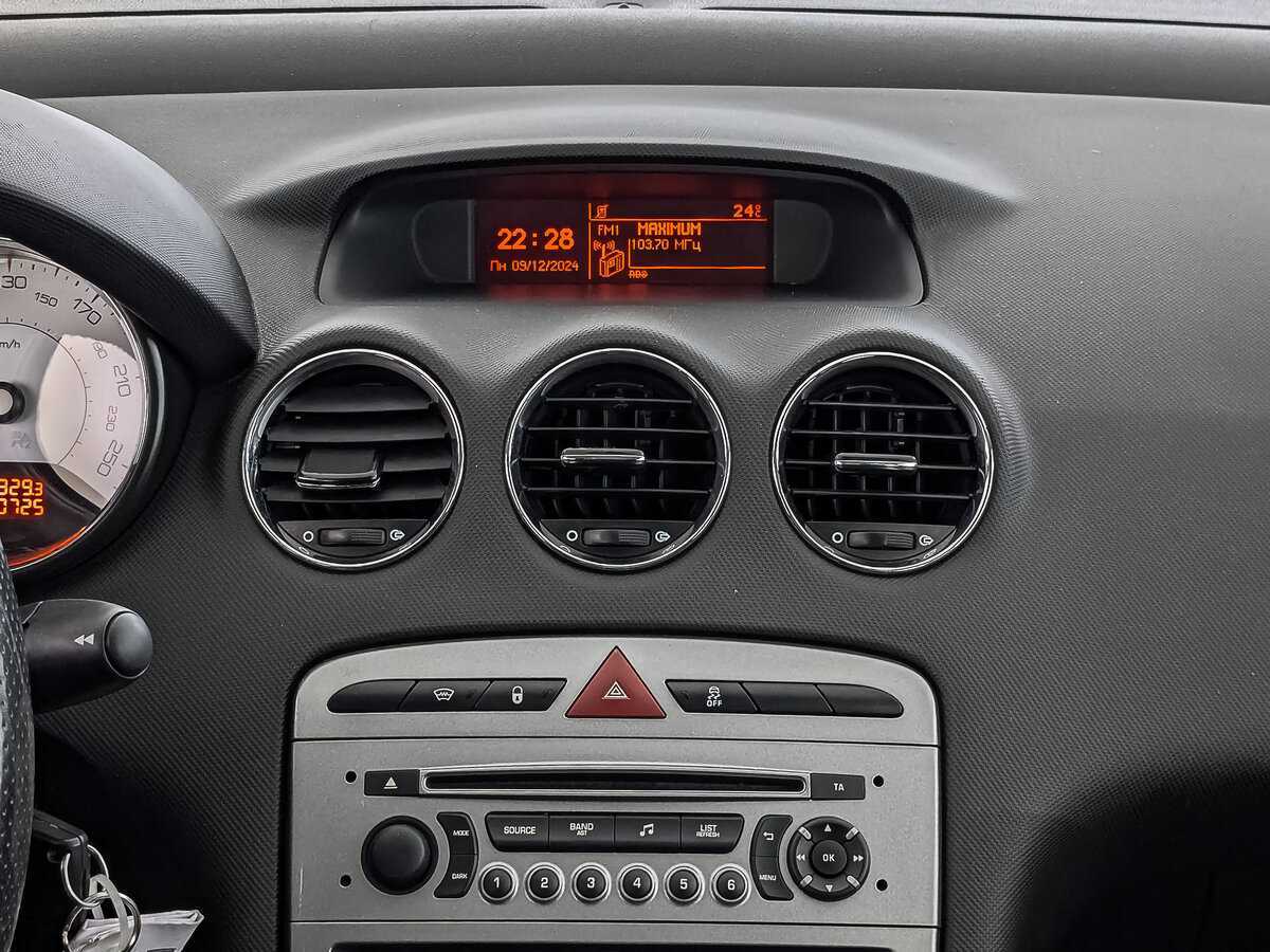 Купить Peugeot 408, 2016, 110 723 км.. Фото: #14