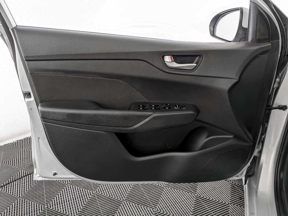 Купить Hyundai Solaris, 2018, 123 821 км.. Фото: #18